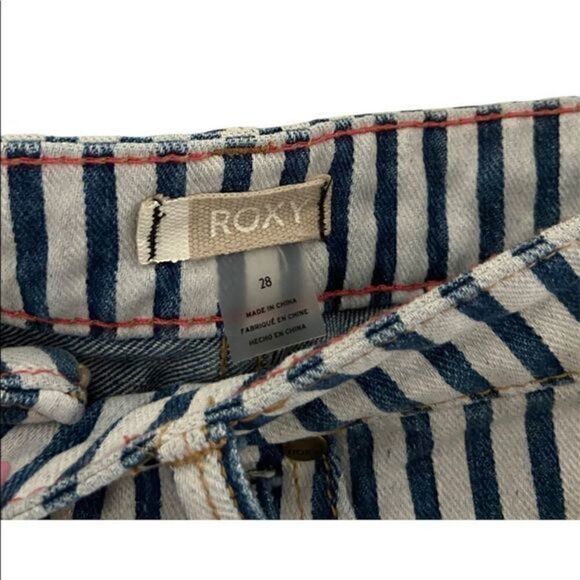 ROXY navy blue and white denim shorts || size 28 - Picture 2 of 2